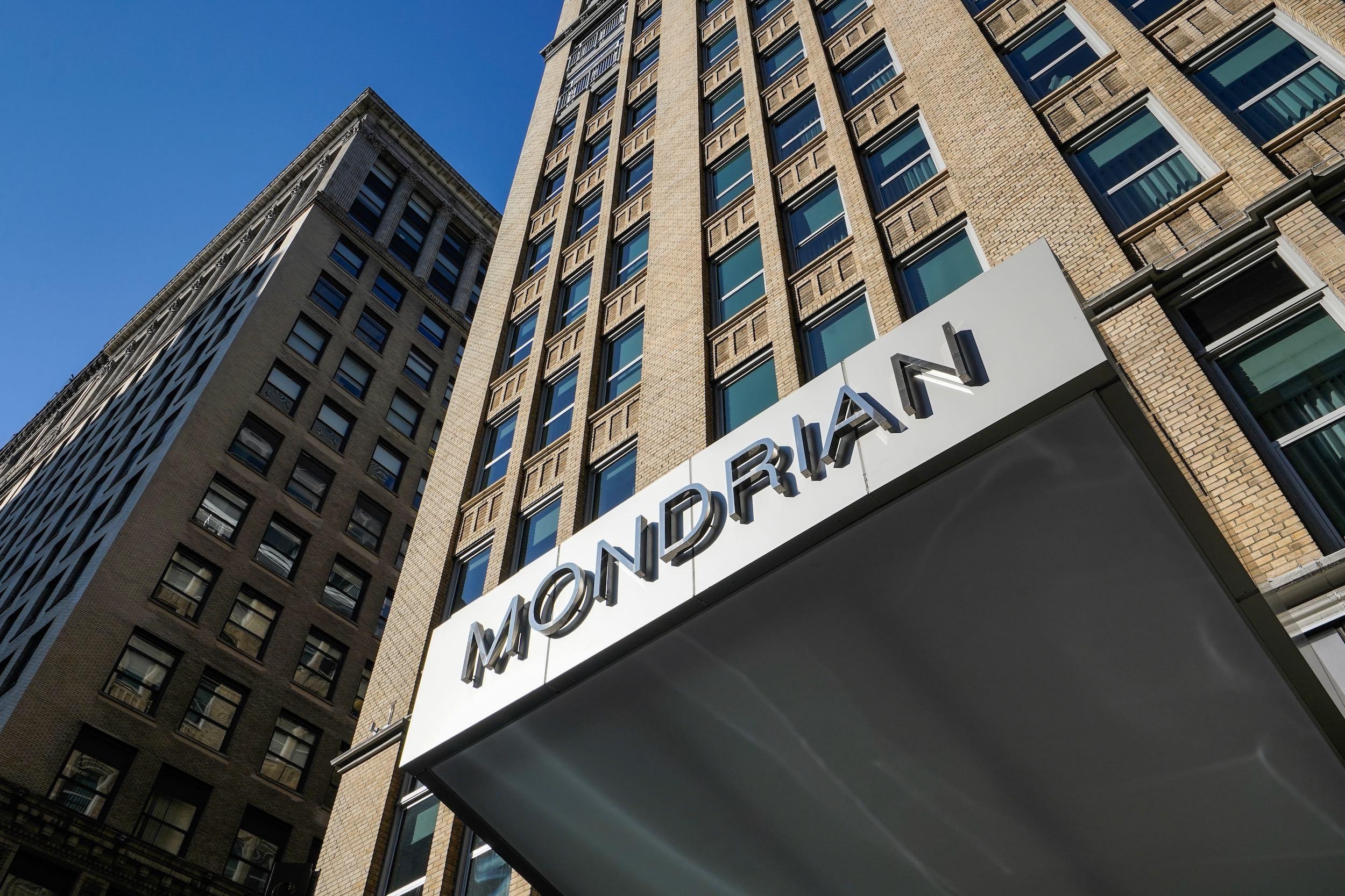 Mondrian Park Avenue 호텔 건물 및 표지판 외부