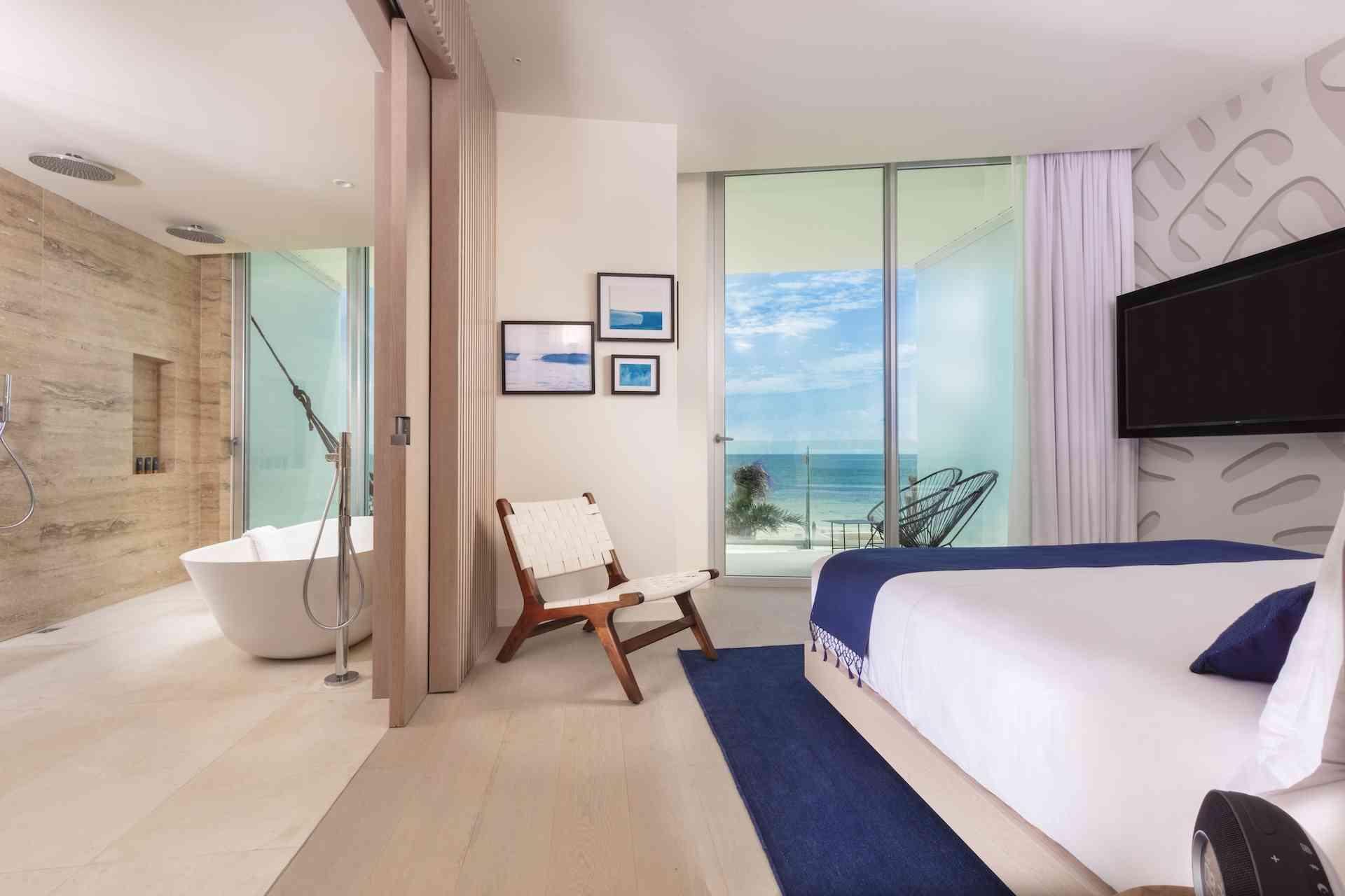 해변이 내려다 보이는 호텔 객실
